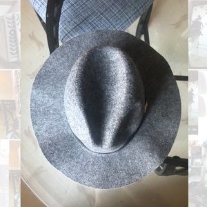 Gray Felt Wide-Brimmed Hat